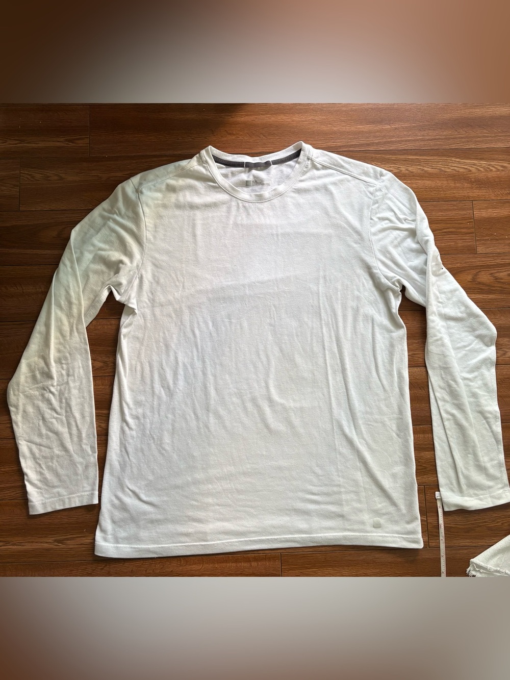 MEC Men's White Long-Sleeve Crewneck Top